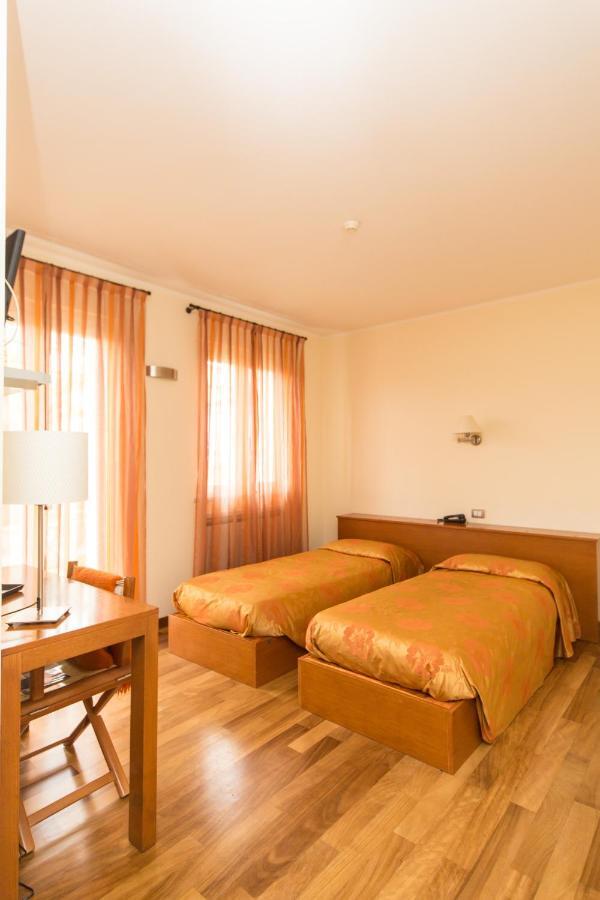 Oasi Hotel 3*